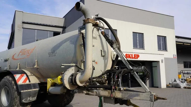 Wóz asenizacyjny Fliegl 16000