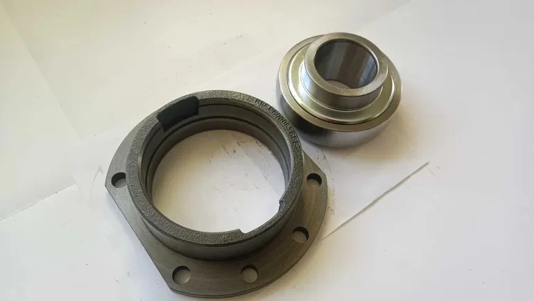 Łożysko z obudową Horsch Focus 8 otworów 951.103.60 zamiennik