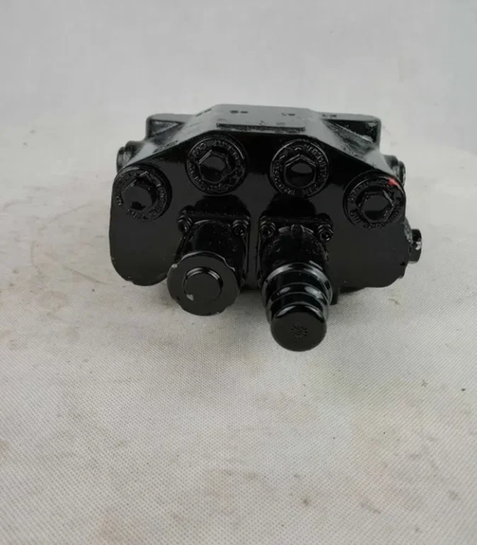 Rozdzielacz hydrauliczny do ładowacza SDM122/2