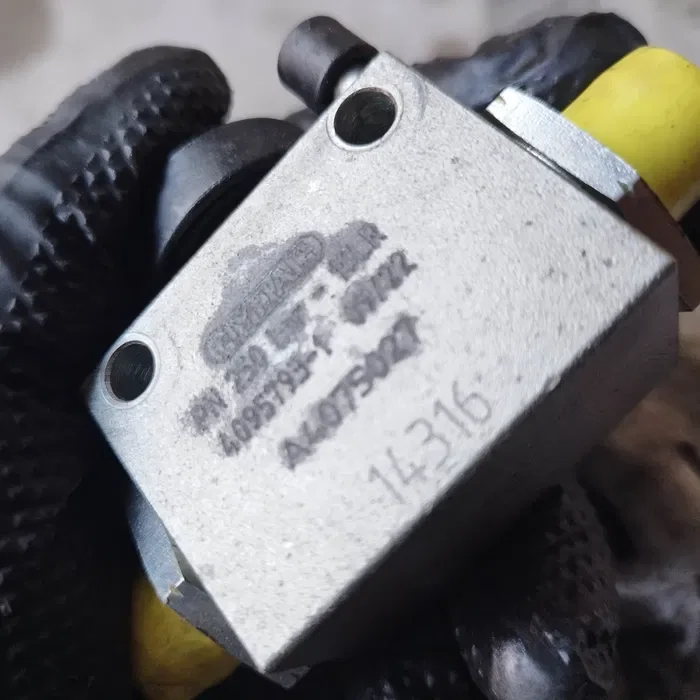 Zawor do kuhn zgrabiarka ga A407.5027