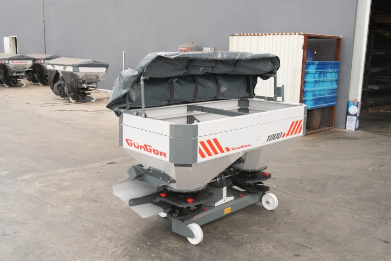 Rozsiewacz Dwutarczowy Güngör EKO 800-1400L | Do C-360 | Hydraulika