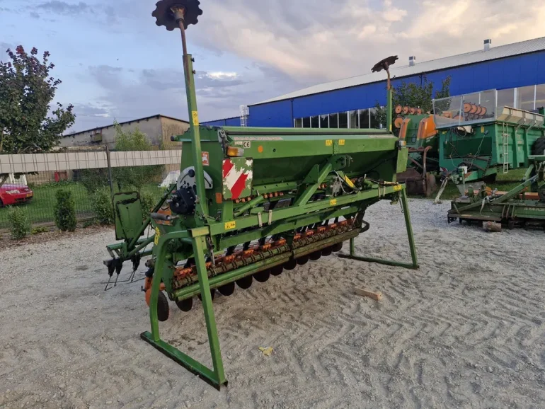 Siewnik zbożowy Amazone AD 303 nabudowany talerzowy