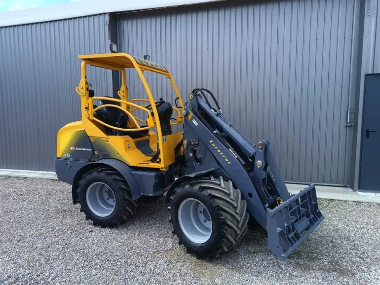 Ładowarka przegubowa EUROTRAC W12F - KUBOTA - 38 KM - 2023 -popokazowa