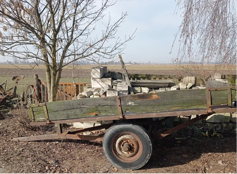 Przyczepy, obsypnik i felga.