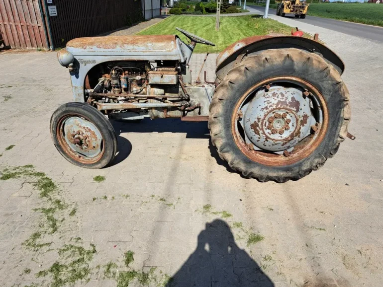 Ciągnik Massey Ferguson TEA 26