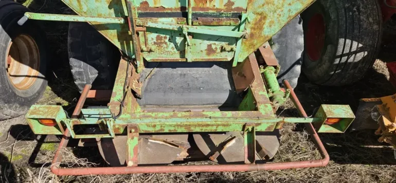 Rozsiewacz wapna bredal 6 ton.