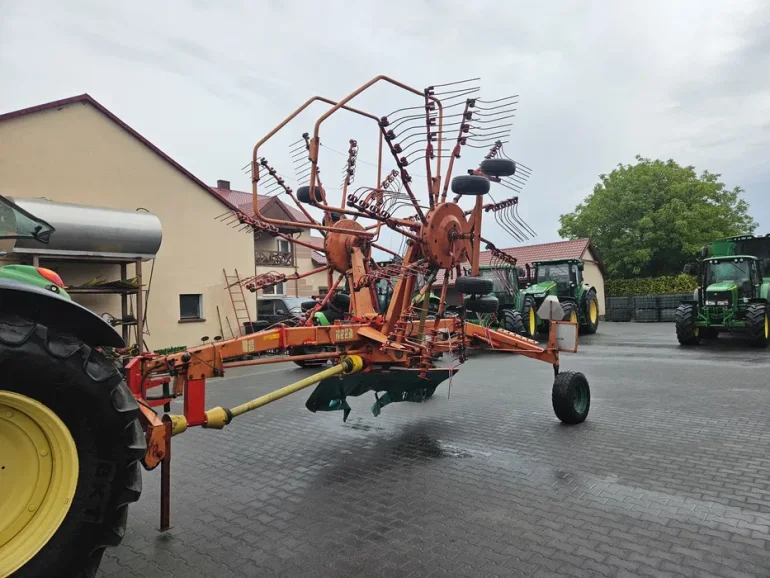 Zgrabiarka kverneland Ta 753 c skrętne koła claas , fella