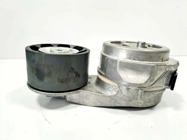RE170084 Napinacz paska John Deere