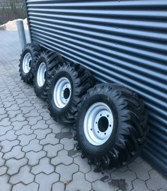 Koła komplet 11.5/80 15.3 BKT Weidemann ładowarka nowe z felgami