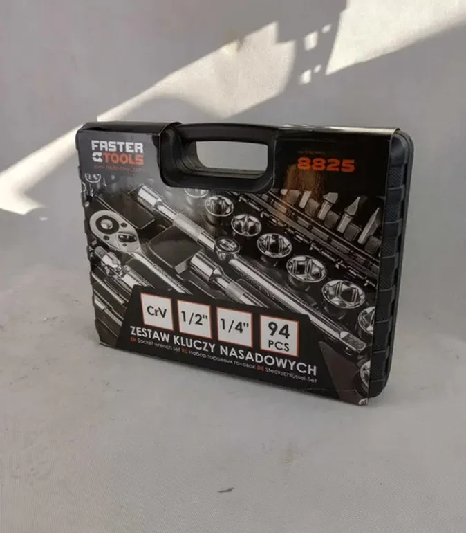 Zestaw kluczy nasadowych w walizce FASTER TOOLS 8825