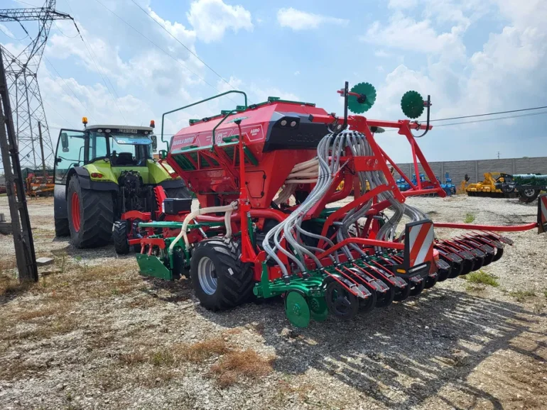 OD RĘKI !!! Siewnik zbożowy pneumatyczny Agro-Masz Aquila Drive F 300