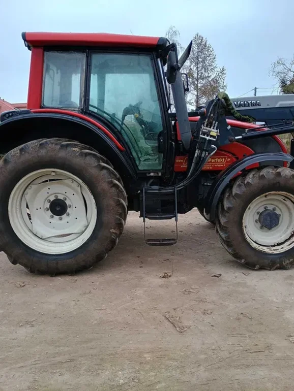 Ciągnik rolniczy VALTRA N111