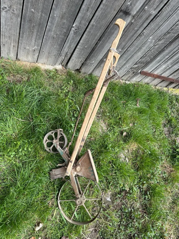 Siewnik ręczny do warzyw