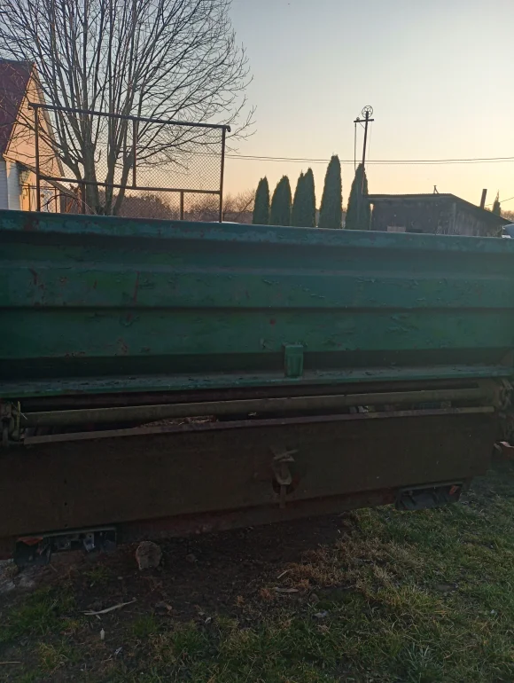 Sprzedam rozrzutnik do obornika