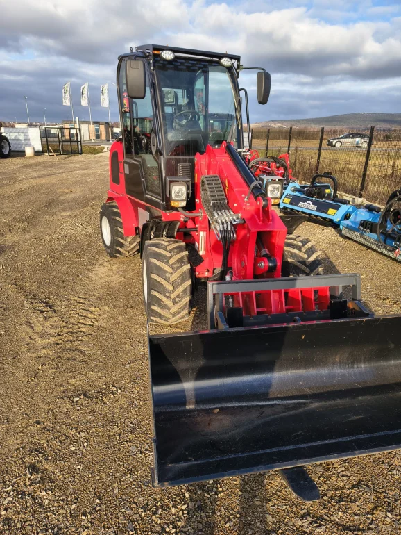 Koparka ładowarka Hornet HMA808TT udźwig 1T