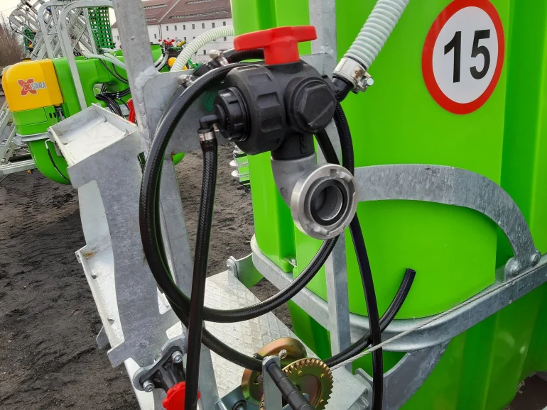 Opryskiwacz zawieszany 1000 L