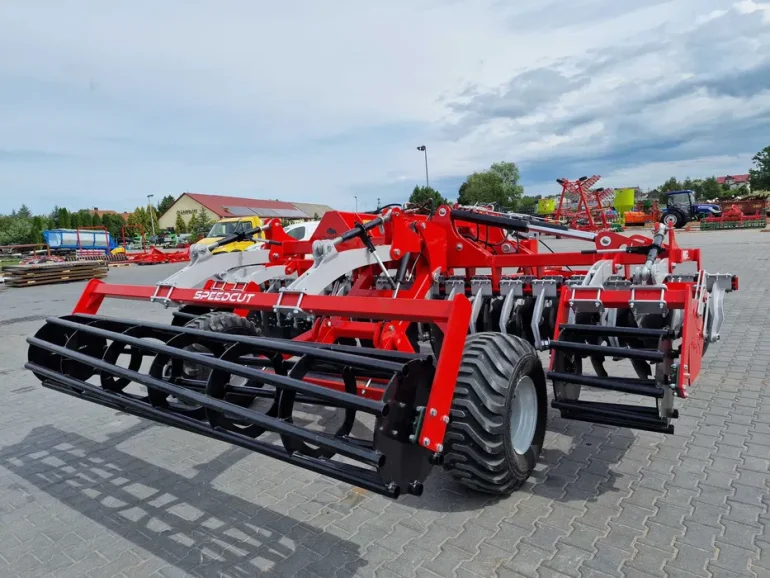 Brona 4m z wózkiem środkowym, hydraulicznie składana, transport!