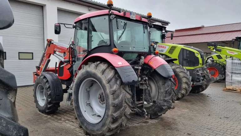 Ciągnik Zetor Proxima Power 85 z ładowaczem czołowym