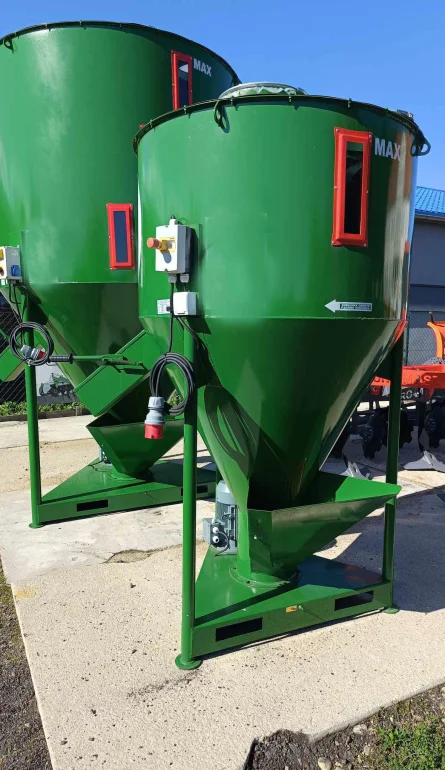 Mieszalnik pasz 1000kg H037/2