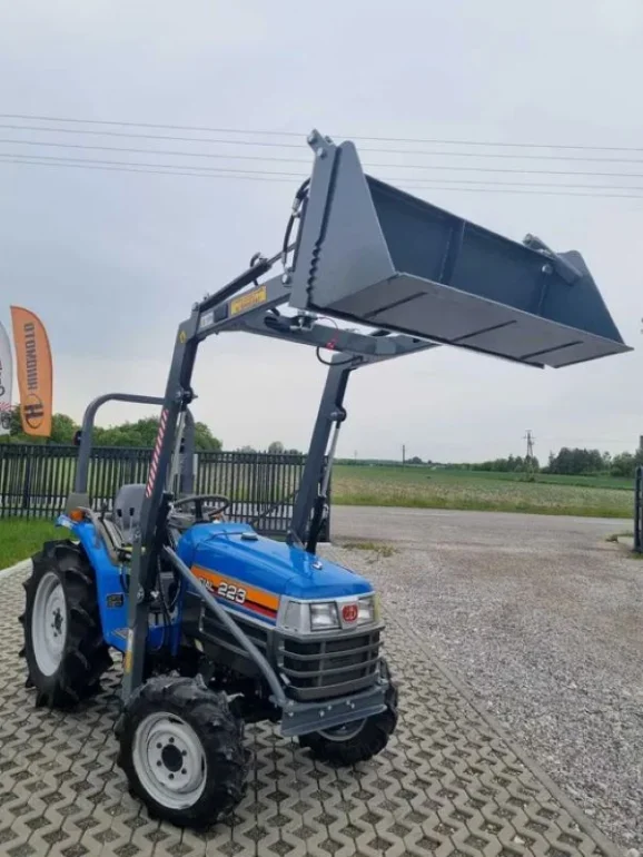 Iseki Sial-223, 4x4 22KM , Wspomaganie , Zarejestrowany, Nowy Tur, 4w1