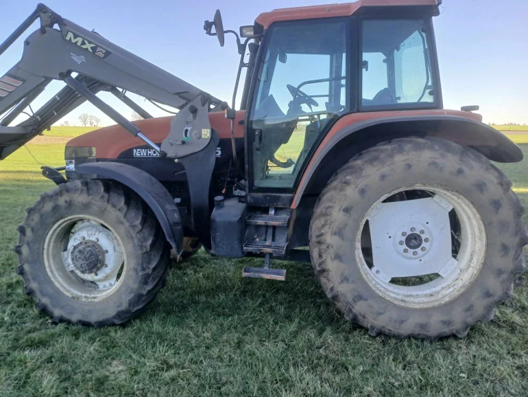 Ciągnik rolniczy new holland m115