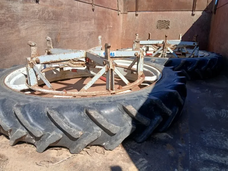 14 i 22cm Koła wąskie uniwersalne międzyrzędzi felgi NH Ford deutz fah