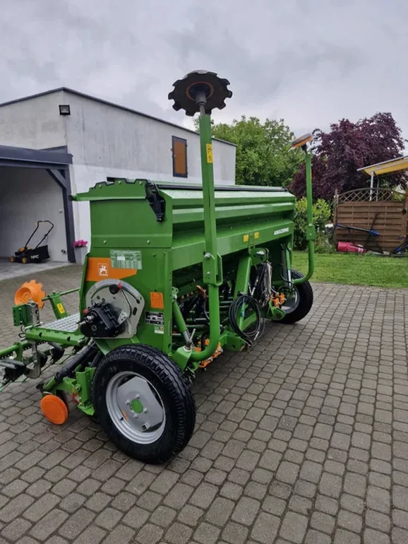 Siewnik zbożowy Amazone D9 3000 SUPER talerzowy