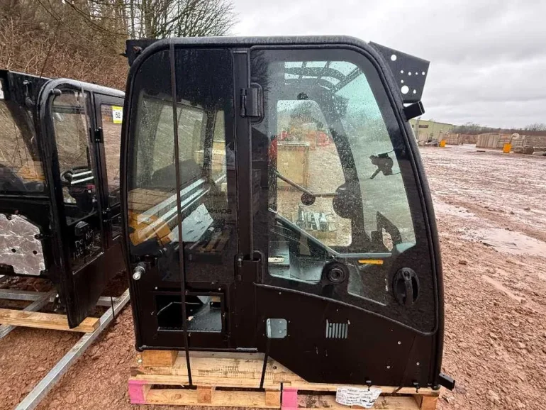 Kabina ładowarka JCB TM 320 nowa
