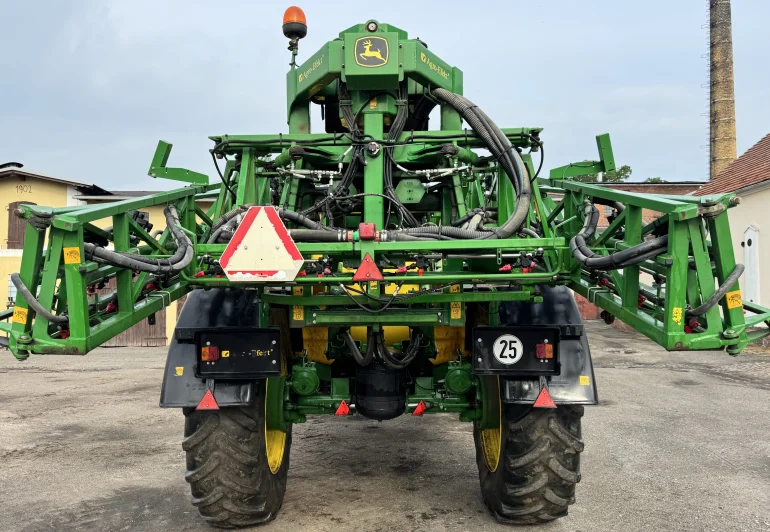 Opryskiwacz John Deere M944i