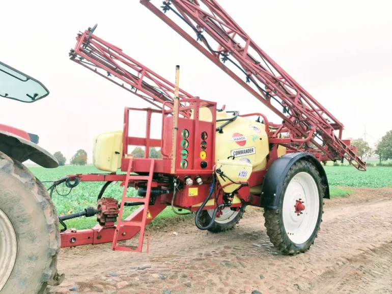 Opryskiwacz Hardi Commander Plus 2800l 24/21m Amortyzowana Oś stan BDB