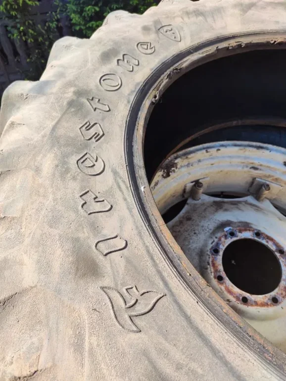 Para opon Firestone 18.4 r38 całe nie popękane