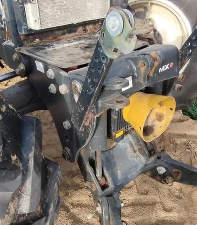 Przedni Tuz Maillux Mx + Wom/ Renault Ares seria 600