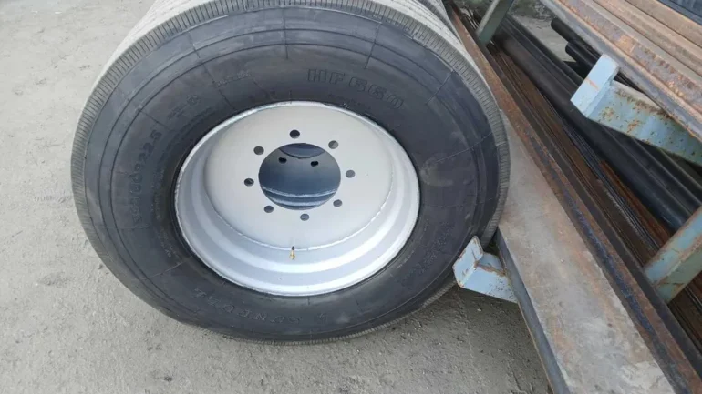 Koła 315/80 R 22.5 8 otworów do przyczepy HL HW THK bezdętkowe
