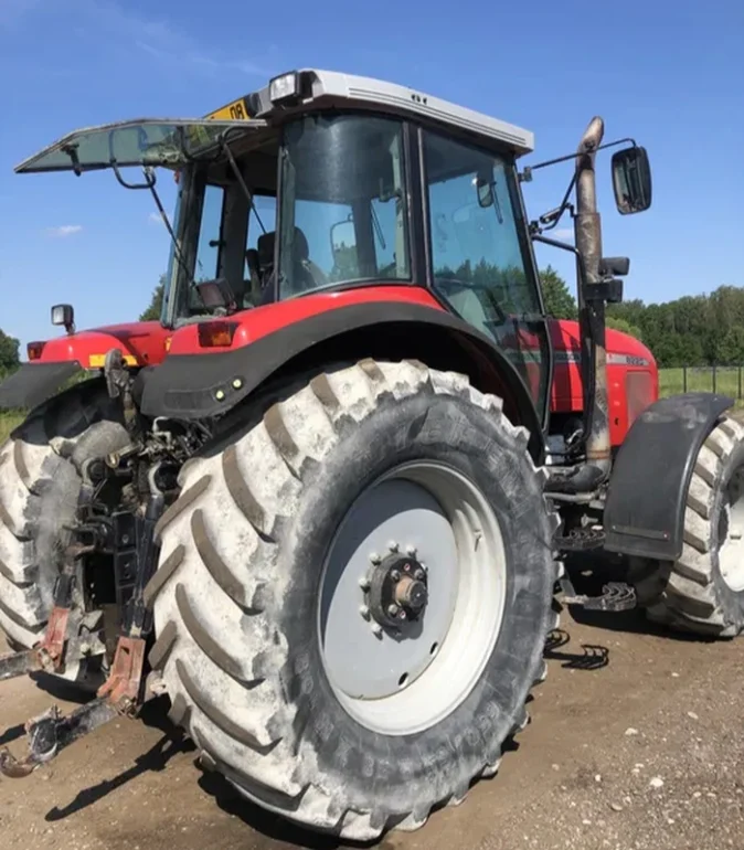 Massey Ferguson 8220 i inne