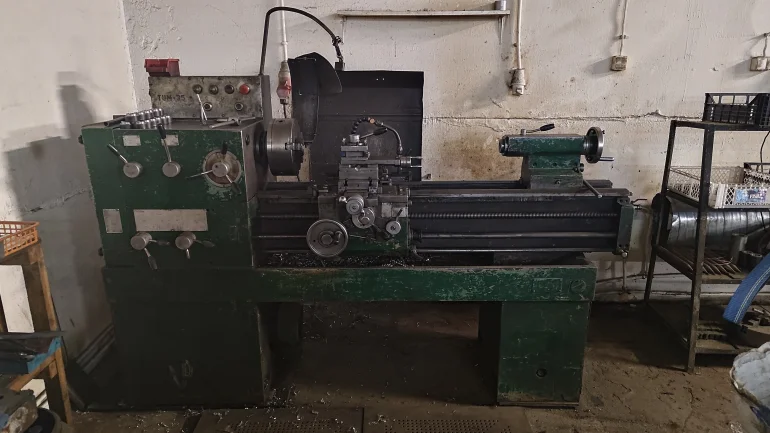 Tokarka uniwersalna TUM 35 – polska produkcja