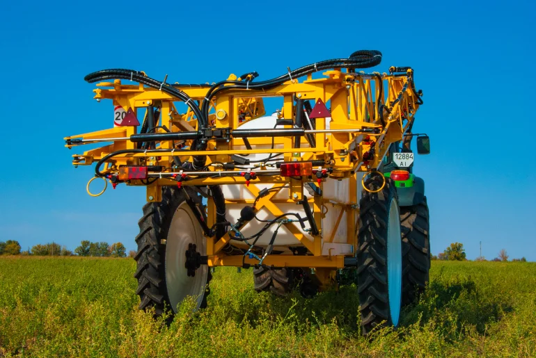 Opryskiwacze zaczepiane - Kronos 2500l-3000l 18m-21m Belka robocza