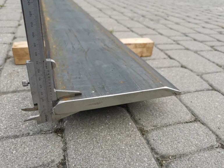 Lemiesz do łyżki 200x20 500HB, Hardox