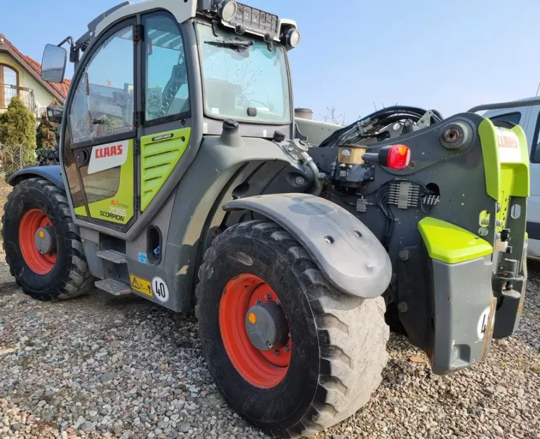 Ładowarka Claas Scorpion 7055