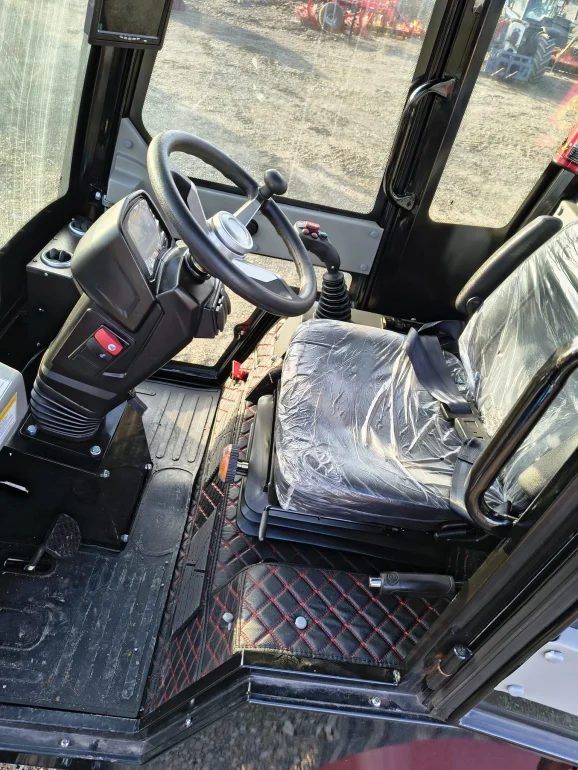 Koparka ładowarka Hornet HMA808TT udźwig 1T