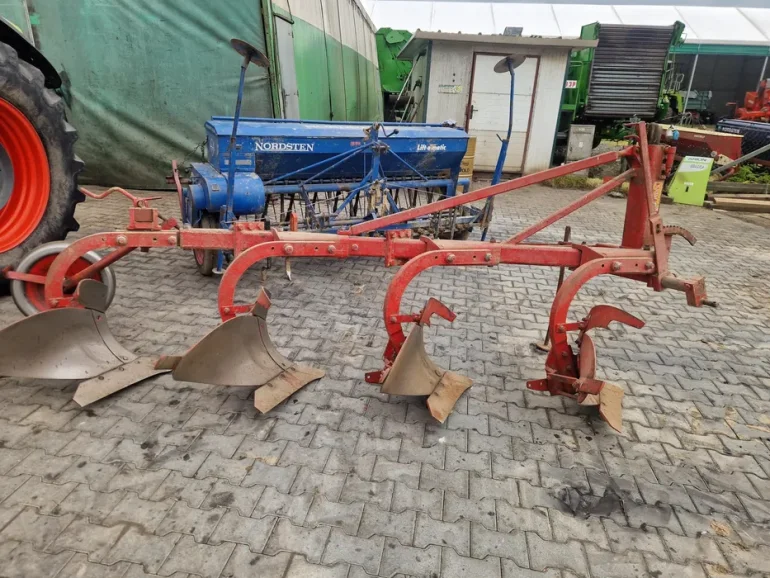 Pług 4 skibowy Vogel Noot Farmer K regulowany nordsten 2.5m siewnik