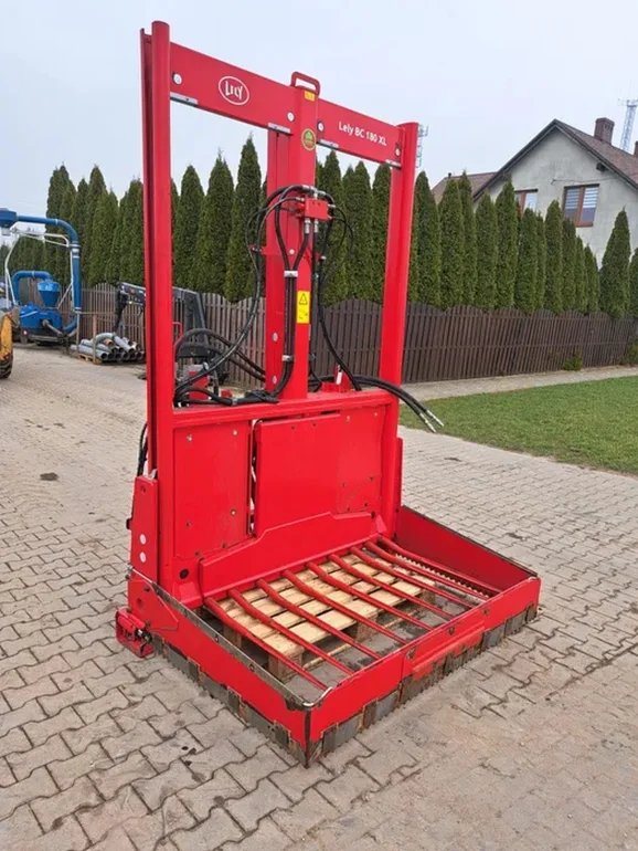 Wycinak do kiszonki Lely Triolet BC 180 XL