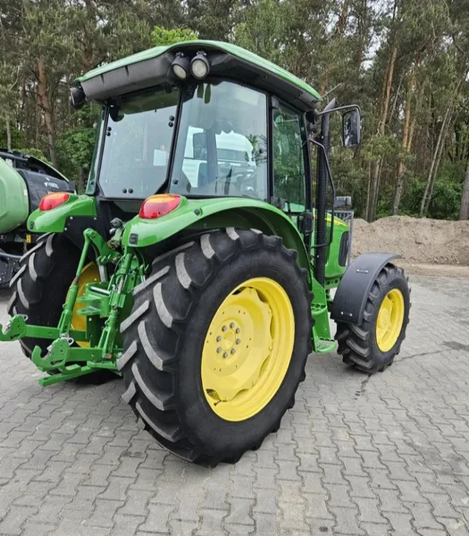 John deere 5820, ładny , nowe opony przód sprowadzony Faktura