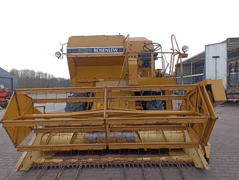 Kombajn zbożowy Sampo Rosenlew 600.Massey 20