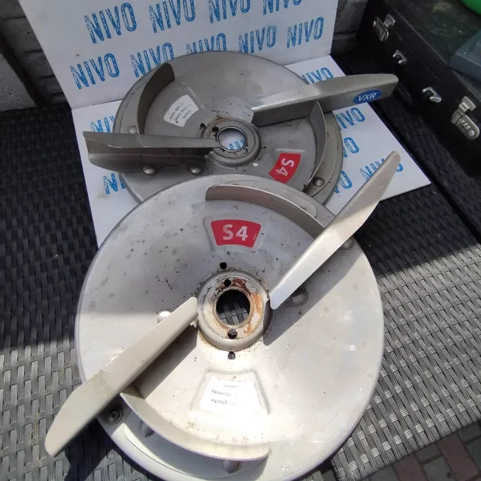 Talerze wysiewajace rozsiewacz kuhn rauch axis S4