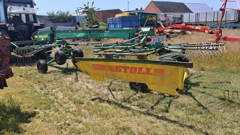 Zgrabiarka karuzelowa STOLL 1401 s Zgrabiarka do siana trawy 2002r 6m