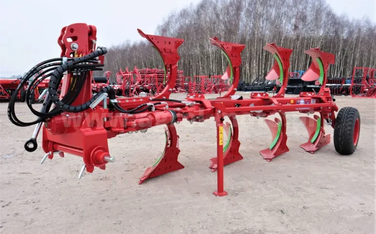 Pług koja 4 skibowy obrotowy zagonowy obrotowy obracalny