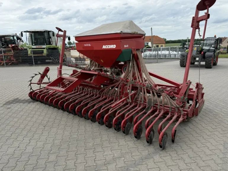 Agregat uprawowo siewny Accord 4,5 metra DA-S brona aktywna NG-S