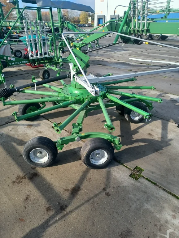 Pronar ZKP900D Zgrabiarka