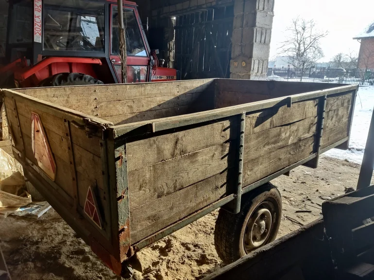 Sprzedam przyczepę rolnicza dwukołową,zarejestrowana