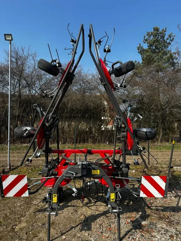 Przetrząsarka MF776X 7,7 m 6 gwiazd w okazyjnej cenie, fabrycznie nowa